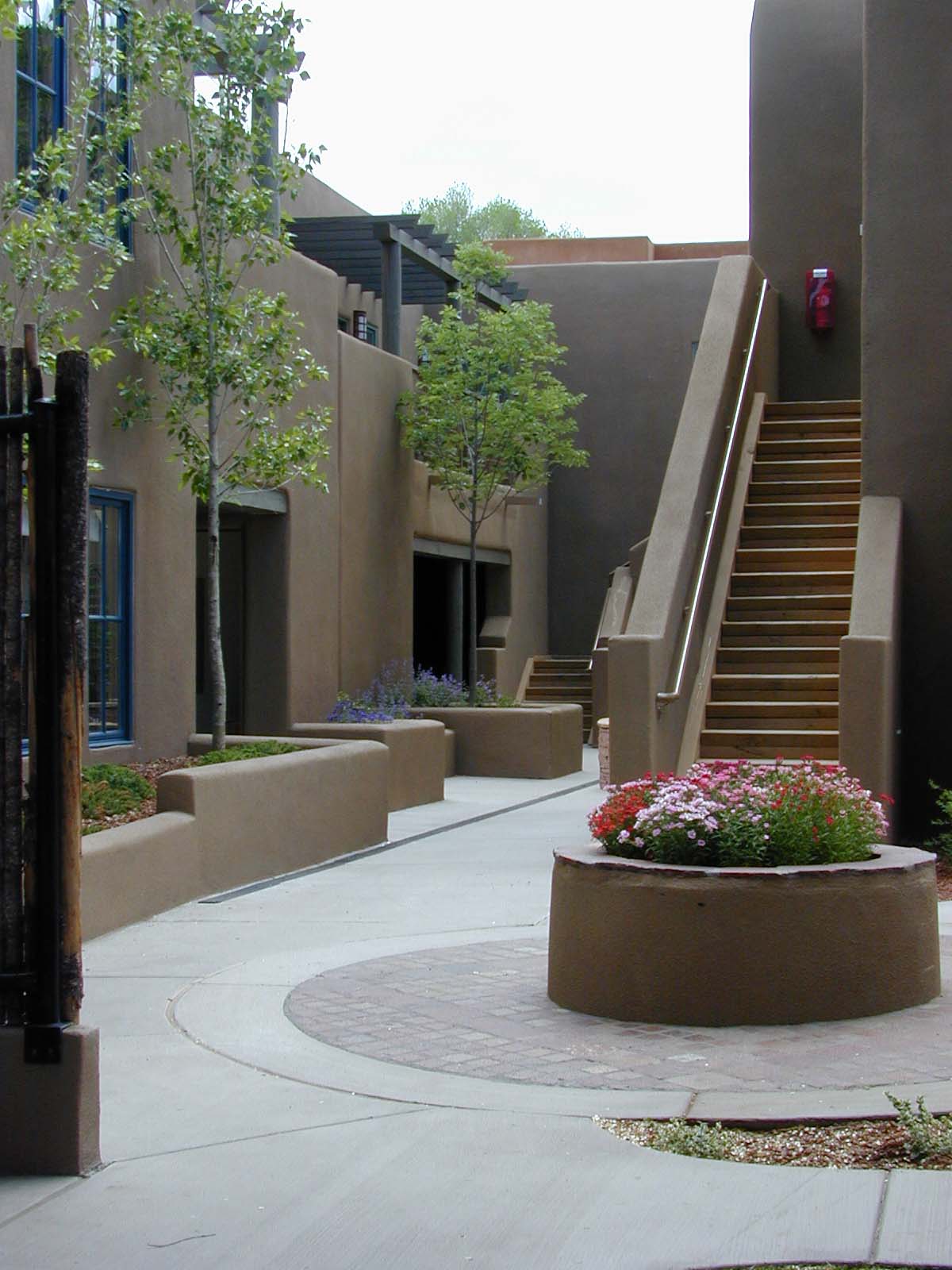 bldg-4-courtyard