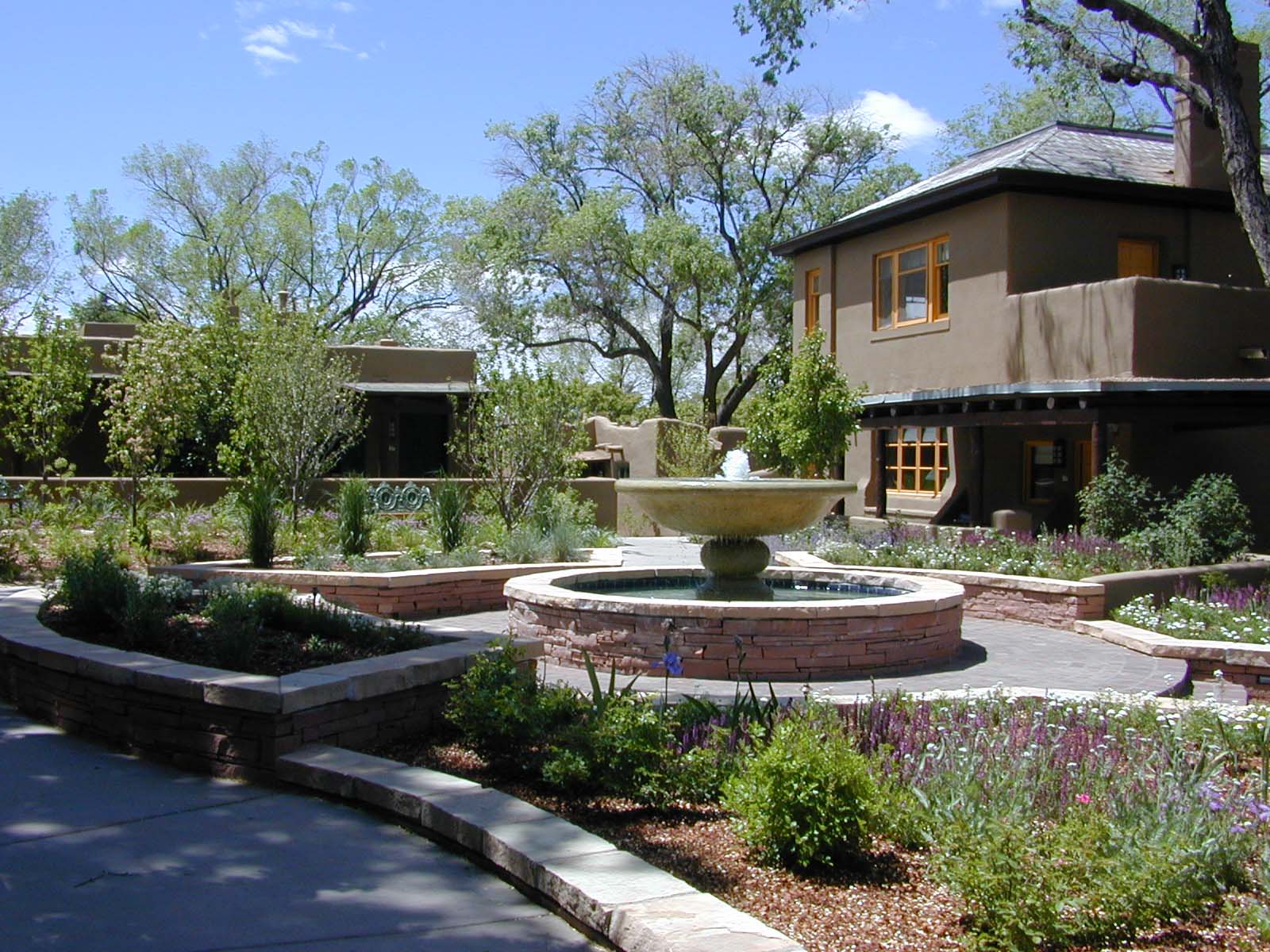 entry-courtyard-3